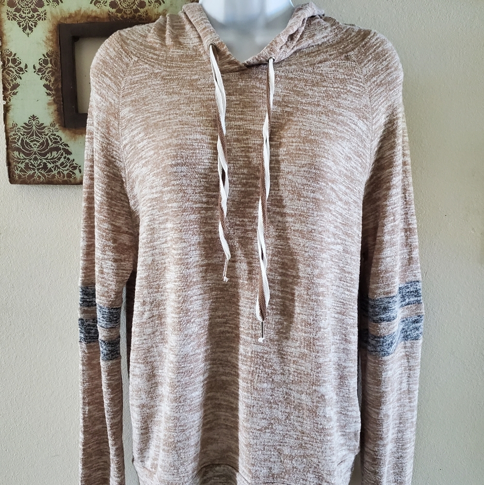 Marled Knit Hoodie

Fitz & Eddie the Buckle